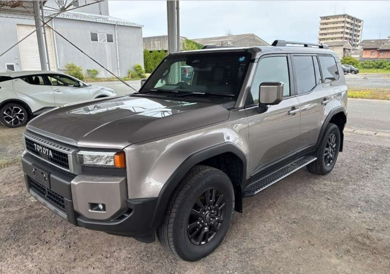 Toyota Land Cruiser 250 — привезённый автомобиль